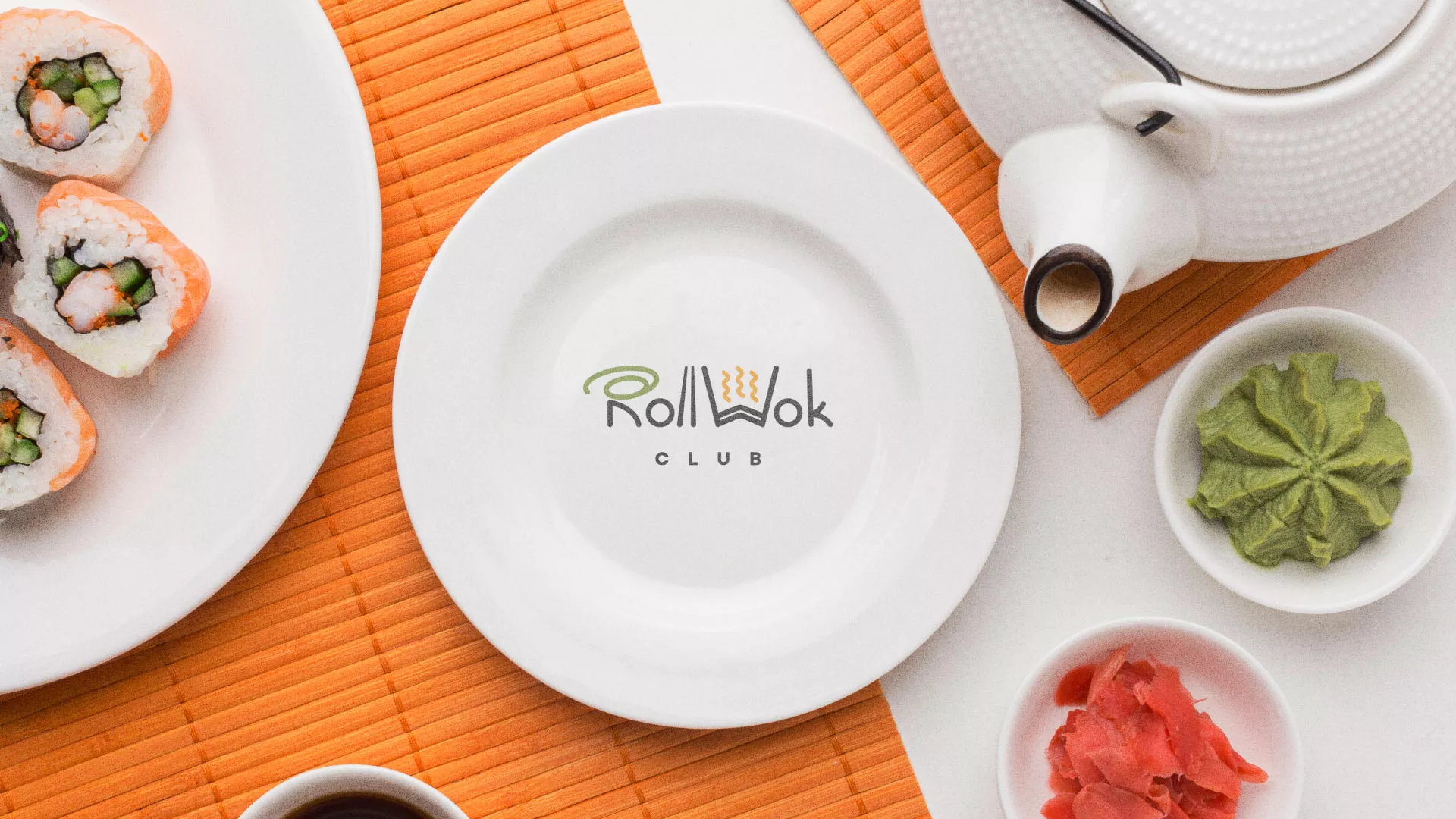 Разработка логотипа и фирменного стиля суши-бара «Roll Wok Club» в Агрызе